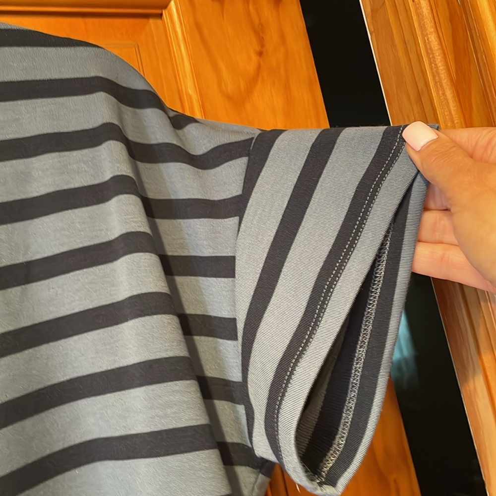 Cable & Gauge Navy and Light Blue Striped Top - Picture 3 of 6